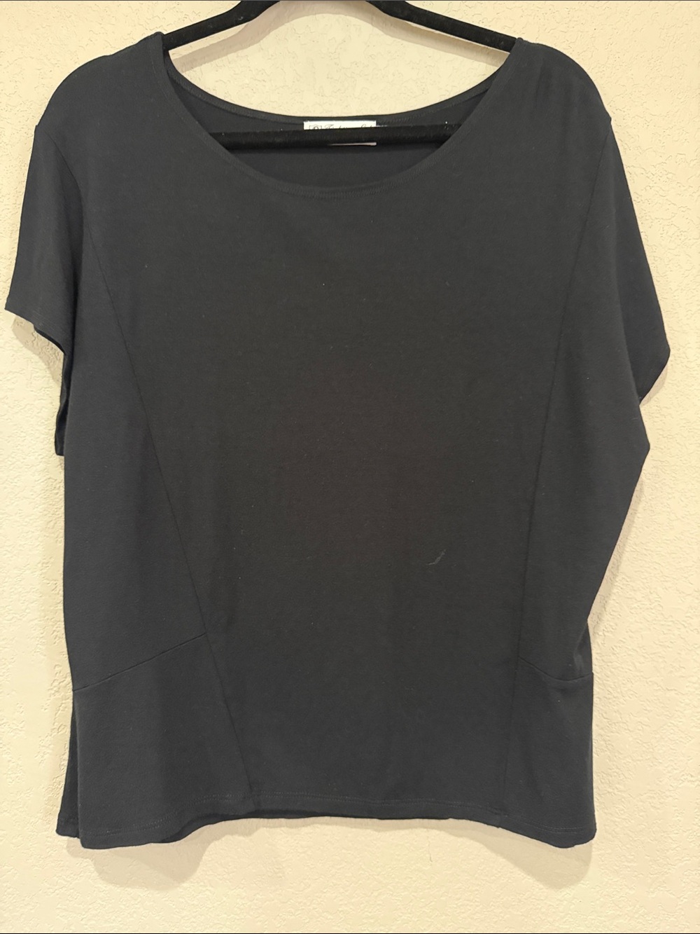 Fighting Eel Black Short-Sleeve Scoop Neck Tee